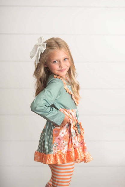 Kids Sage Floral Pocket Two Piece Bell Bottom Ruffle Set: 5/6