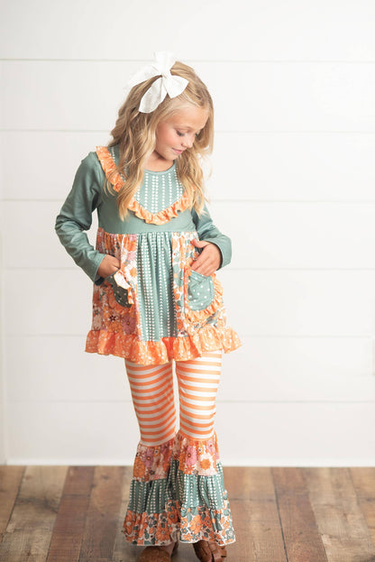 Kids Sage Floral Pocket Two Piece Bell Bottom Ruffle Set: 7/8
