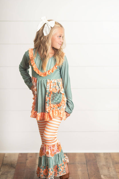 Kids Sage Floral Pocket Two Piece Bell Bottom Ruffle Set: 5/6