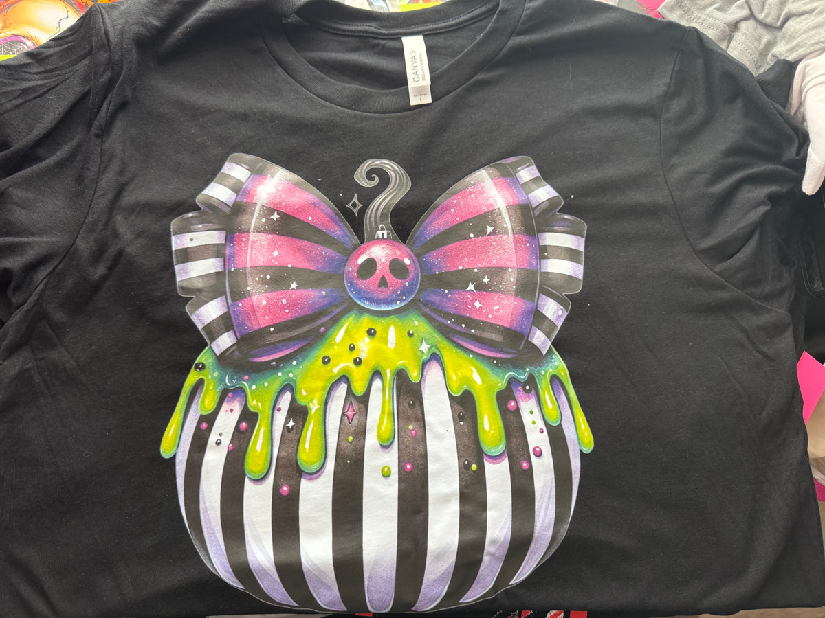 Neon Spooky Pumpkin Bow Tee – Large | Ready to Ship
