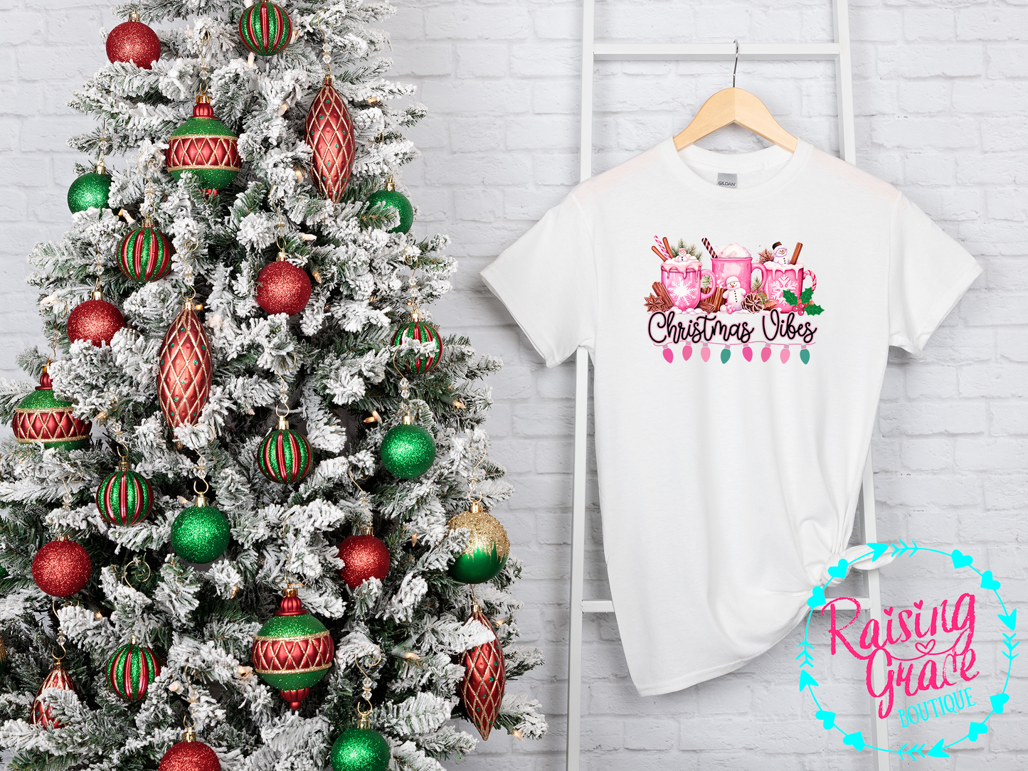 Christmas Vibes Pink Lattes - T-Shirt / Sweatshirt - Adult